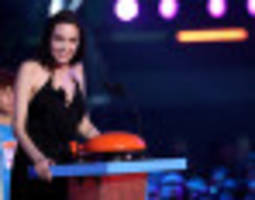 Angelina Jolie Gives Powerful Speech At Kids' Choice Awards: 'Different Is Good'